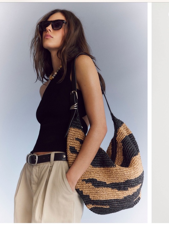 Free People Handbags - Free People Santorini straw tote bag slouchy black tan zipper raffia